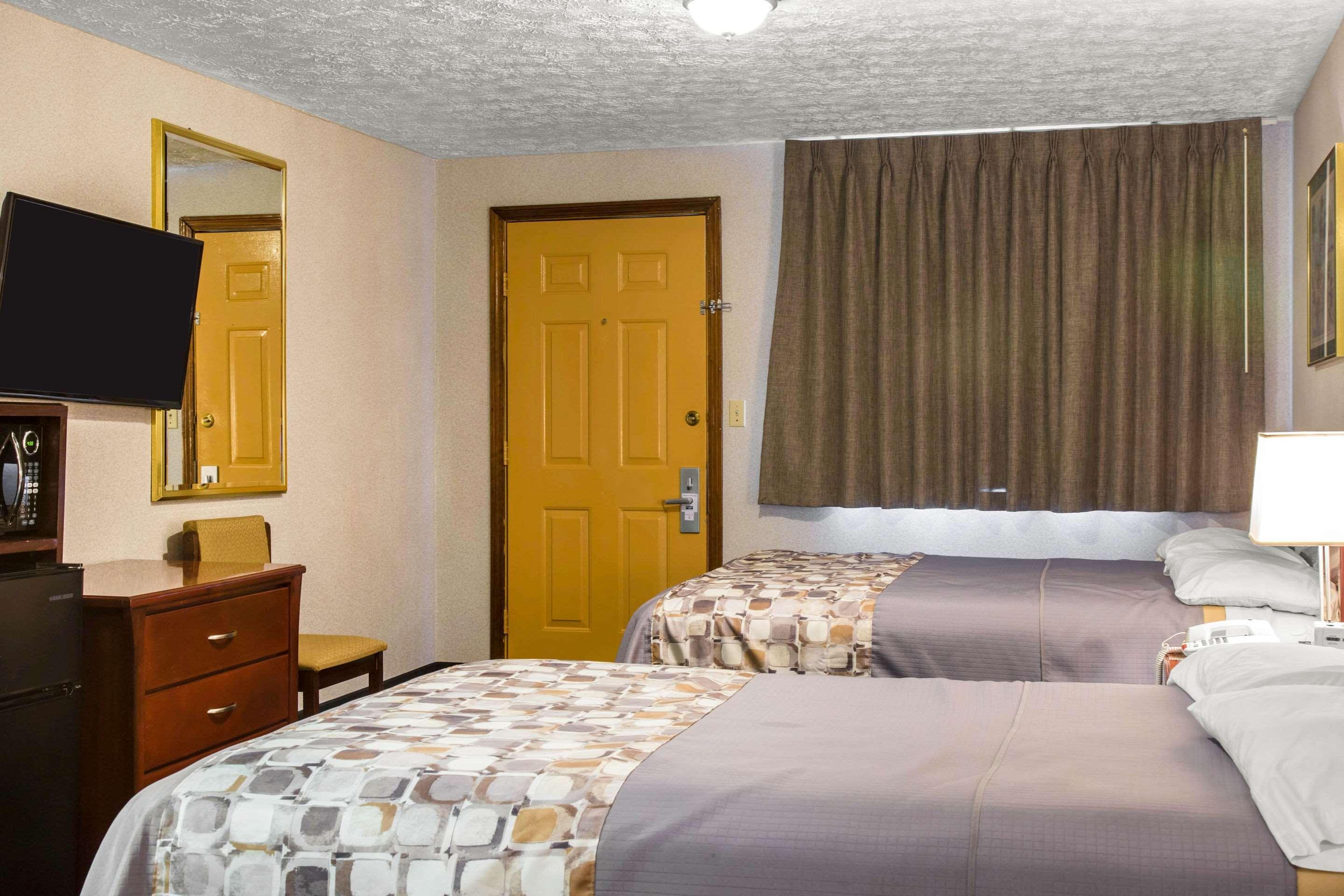 Rodeway Inn & Suites Branford - Guilford Екстер'єр фото