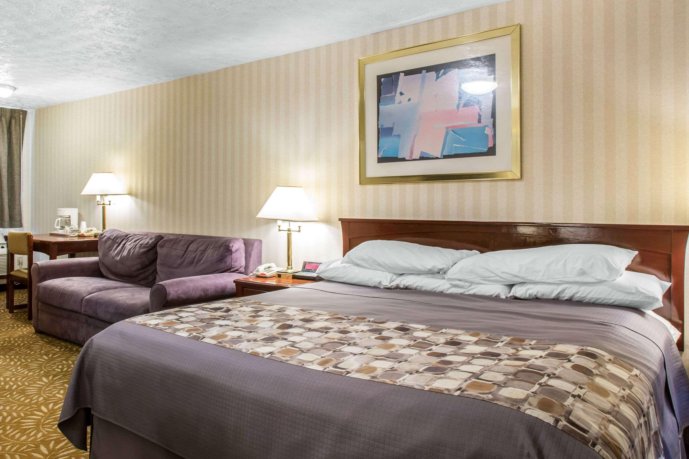 Rodeway Inn & Suites Branford - Guilford Екстер'єр фото