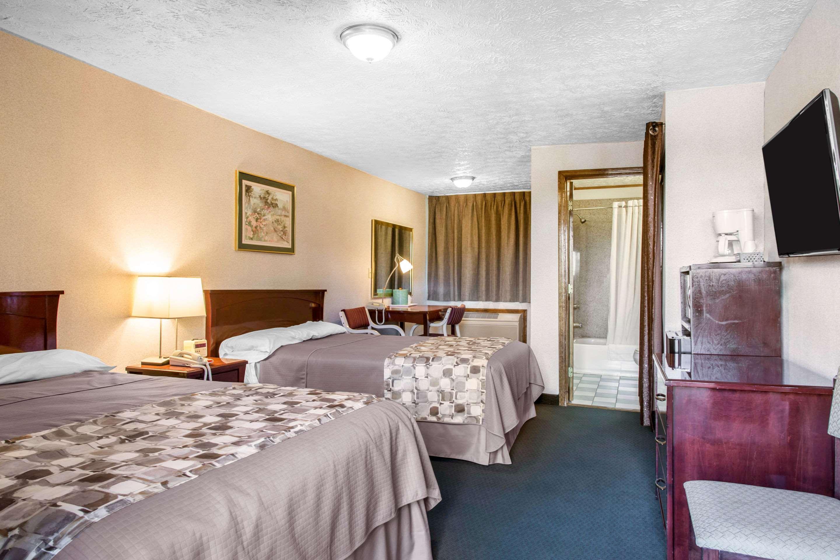 Rodeway Inn & Suites Branford - Guilford Екстер'єр фото